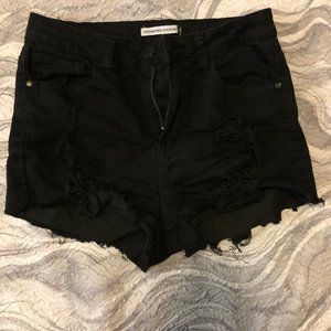 Distressed shorts 🌵